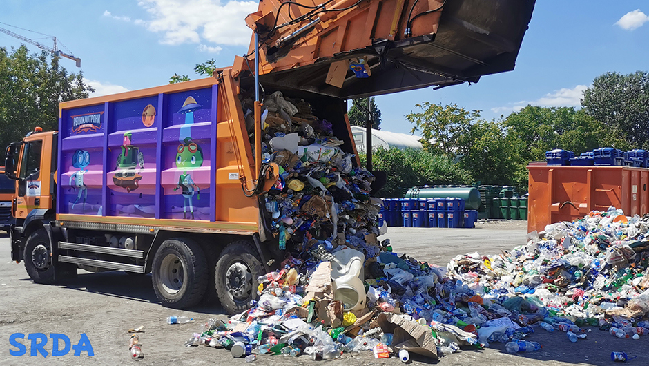 gradska cistoca kamion reciklabilni otpad